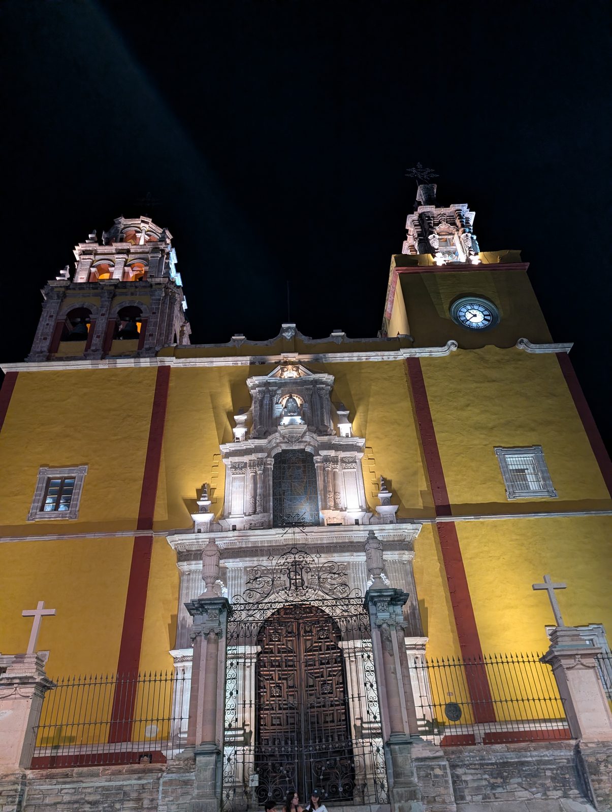 Another view of the Basílica Colegiata de Nuestra Señora de Guanajuato, decorated with festive banners